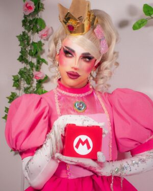 Maddie Jamett Ahumada Instagram - PRINCESAS UNIDAS JAMÁS SERÁN VENCIDAS 🤭💖🍄
⭐️✨️DAISY, PEACH Y ROSALINA ✨️⭐️
@lamasdraga @thehausofart_ 

Princesa Peach 💖
Vestuario x @cpher_art 
Pupilentes x @lensesglam.mx 
Guantes x @barreto_dm 
Peinado x @dl.diablo 
Corona x @be_calypso 

Princesa Daisy 💛
Vestuario x @dl.diablo 
Peinado x @dl.diablo 
Corona y accesorios x @dl.diablo 

Princesa Rosalina 🩵
Vestuario x @moris_rey
Peinado x @dl.diablo
Varita y accesorios x @bustio.cos

Fotos x @jotkeik.photos & @cpher_art
Asistencia @bustio.cos

#princesspeach #princesspeachcosplay #princessdaisy #princessdaisycosplay #mariobroscosplay #mariobros #nintendo #cosplay #drag #dragqueens #lamasdraga #lmd #slm #sololasmas #cpher #dianartdldiablo #hiddenmistake #mexico #cosplaygirl