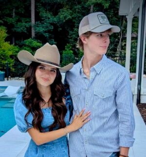 Madeleine McGraw Instagram - End of summer appreciation post ☀️