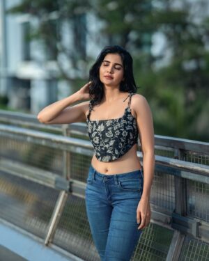 Madhuri Jain Instagram - Calm in chaos 🧚

Shot by @murlee_photography
@_xavierphotography_
Styling @ishwaryaalaguvel
Corset from @mogradesigns 
MUA: @puii_c_ammy
Assit by @pradeepwilliams05