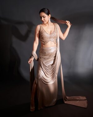 Madhurima Tuli Instagram - 💫✨

Stylist @simstyles20
Styling team @stylist_khushbu
Outfit @kalkifashion
Accessories @rebaarifashionjewellery 
HMU @raj_mukadam 
📸 @mirajverma_photography 
Studio - @svmtstudio 

#nexastreamingacademyawards #glam #love #evening #awards