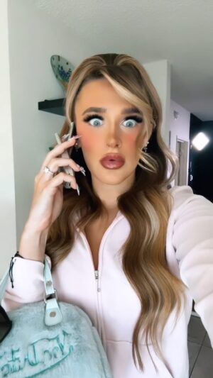 Madi Monroe Instagram - who called a y2k zombie? 📞 ✨💓💕🧟‍♀️