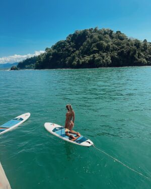 Madi Monroe Instagram - week recap 🇨🇷