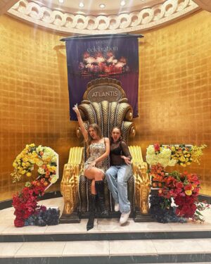 Madi Monroe Instagram - HAPPY 25 @atlantisbahamas ✨😝🫶🏻🌴🥂✈️🤍🤩