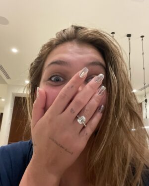 Madison Lewis Instagram - i can’t wait to marry the man of my dreams !!!! Fiancé season here we come !!!!!!! ❤︎ ❤︎ ❤︎ ❤︎ ❤︎ ❤︎ ❤︎ ❤︎ ❤︎!!!! #happy #fiance #dreamguy #omg