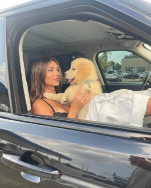 Madison Lewis Instagram - puppy lovin 🧸🧺

#justrememberyourebeautiful