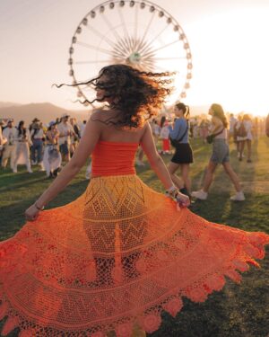 Madison Pettis Instagram - dancin through the desert 🏜️
