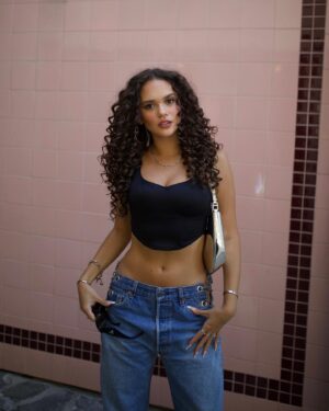 Madison Pettis Instagram - Is that @vspink?… of corset is!  #pinkpartner