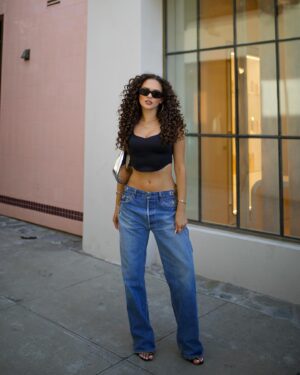 Madison Pettis Instagram - Is that @vspink?… of corset is!  #pinkpartner