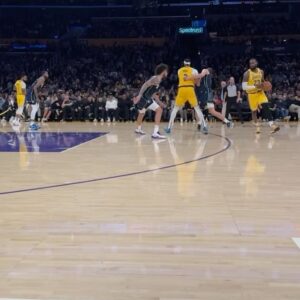 Madison Pettis Instagram - Courtside, not the middle row