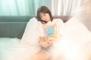 Madoka Moriyasu Instagram - \2024年カレンダー発売決定/

今回はしっかりアイデアを出し合い
コンセプトを決めて撮影しました〜
綺麗に撮っていただけて感謝です。

この他にも色んなシーンが…
特にあのカットがお気に入りだな🍃

詳細お楽しみに！