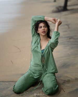 Madonna Sebastian Instagram - On 📸 @_harikumar._ 
Outfit @cafefashion_by_remya_nair 
MUAH @laxmi_saneesh 
🎥
@haaary._ 
@gokul_pratheep_ 
@__naim.___ 

#greenmeansgo #outfit #linencotton #casual #fashion