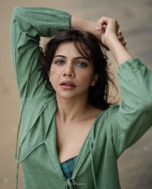 Madonna Sebastian Instagram - On 📸 @_harikumar._ 
Outfit @cafefashion_by_remya_nair 
MUAH @laxmi_saneesh 
🎥
@haaary._ 
@gokul_pratheep_ 
@__naim.___ 

#greenmeansgo #outfit #linencotton #casual #fashion