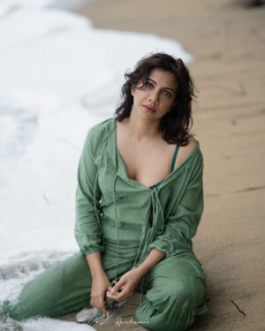Madonna Sebastian Instagram - On 📸 @_harikumar._ 
Outfit @cafefashion_by_remya_nair 
MUAH @laxmi_saneesh 
🎥
@haaary._ 
@gokul_pratheep_ 

#greenmeansgo #outfit #linencotton #casual #fashion