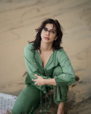 Madonna Sebastian Instagram - On 📸 @_harikumar._ 
Outfit @cafefashion_by_remya_nair 
MUAH @laxmi_saneesh 
🎥
@haaary._ 
@gokul_pratheep_ 

#greenmeansgo #outfit #linencotton #casual #fashion