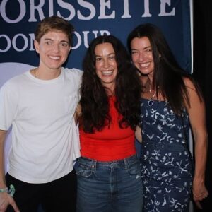 Mae Martin Instagram - Well @alanis you are our greatest living rock star and we had a wildly cathartic night and the fact that you are also hilarious and kind is borderline too much to handle. Thank you (India) ❤️❤️❤️❤️