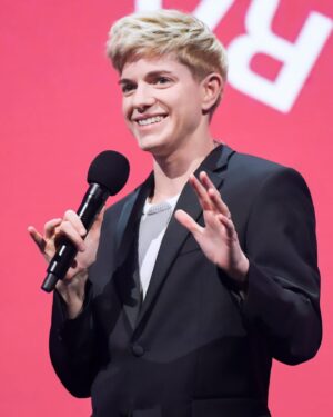 Mae Martin Instagram - It was a MEGA honour to host the 2024 Canadian Screen Awards, thank you @thecdnacademy for having me! To get to pitch myself for a role as a space worm in Dune 3 directly to Canadian legend Denis Villeneuve was a dream come true. 
There is so much incredible talent in Canada, and I feel wildly inspired and proud. 
Thank you as well to @kaylonmckelvey @patburtscher @chrislockefun @amandajpel @jodiurichuk