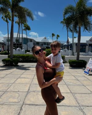 Maëva Martinez Instagram - 🐚🐣

#travel #travelphotography #family #love #selflove #instagood #vibes