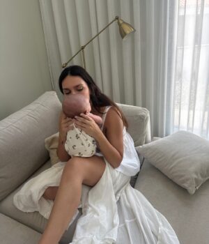 Mafalda Castro Instagram - Leva demasiados beijos não solicitados 🫶