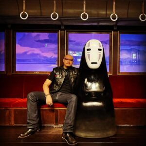 Mafia Kajita Instagram - あけました！
みなさまの2024年が、良き旅となりますように。
本年も何卒よろしくお願い致します！

#マフィア梶田
#ジブリパーク
#千と千尋の神隠し 
#大事にとっておいた推しとのツーショ