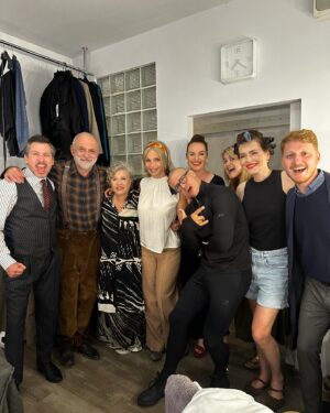 Magdalena Lamparska Instagram - Moja postać Vicky bardzo ceni styl Lamparski 😜 

@ochteatr 

#gramycałewakacje