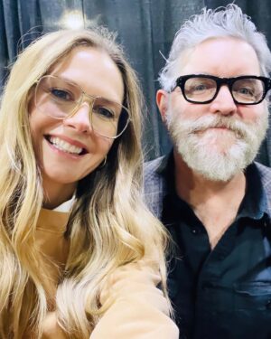 Maggie Lawson Instagram - Happy Birthday to the best partner in crime ever. So much to celebrate! Thank you for being an inspiration to us all. Love you  @omundson! 🍍✨