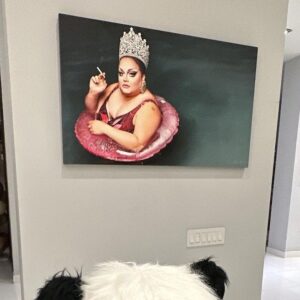 Magnus Hastings Instagram - Thanks so much for the love @katebeckinsale , it looks perfect .. The first time I met @gingerminj I found her at home in Orlando chain smoking in the pool which took up the entire garden .
Get prints, canvases and all my wares from my shop. Link in bio 😘

Repost from @katebeckinsale
•
Thank you, @magnushastings for this absolutely genius portrait of the iconic @gingerminj and thank you to the icon herself for sending me her book, #southernfriedsass - a queen's guide to cooking, decorating, and living just a little
EXTRA 👑👑👑