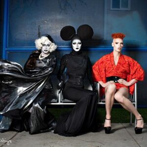 Magnus Hastings Instagram - That time I shot these strumpets when they breezed through LA . @cheddar_gorgeous @_licorice_black @annaphylactic1 . ❤️❤️❤️📸🚌🚏 #magnushastings #rupaulsdragraceuk#bouletbrothersdragula #dragsos #hollywood