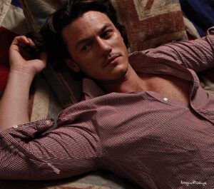 Magnus Hastings Instagram - It’s amazing what you find digging around in old hard drives.  A previously unseen pic from a shoot  with @thereallukeevans from my London days .. so handsome ❤️🇬🇧 #magnushastings #lukeevans  #portraitphotography