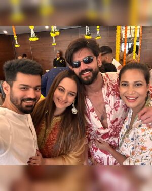 Mahat Raghavendra Instagram - Hearts filled with love & happiness ❤️

@aslisona @iamzahero 🫶

We are soo soo soo happy for you both 😘