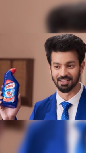 Mahat Raghavendra Instagram - Hello India, get ready to wow your guests with sparkling clean & fragrant toilets! I am super excited to announce my association with India’s No.1 toilet cleaner @harpic_india Check out my new ad for Best Ever Harpic! It’s 5 minute cleaning action, makes every toilet sparkling clean ✨
