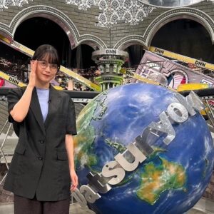 Mai Fukagawa Instagram - 明日放送の、
「全力！脱力タイムズ」に出演させていただきました👓
大好きな番組なので、久しぶりに出ることができて嬉しかったです✨ぜひ見てください〜。
　　
最近は、毎日「他と信頼と」の稽古をしています。
早いものでいよいよ本番まで折り返しになりました！
　　
四季を通して進むお話なのですが、
他者とのかかわりや、
本当の意味で「信頼する」ということはどういうことなのか、ということがお話の大きなテーマとなっています。
　　　
近くにありすぎるとつい忘れてしまいがちな、
自分にとって大切な人や、大切な記憶、
景色やにおい、触感、
そういうものを皆さんと一緒に思い起こしながら
見つけていく時間になったらいいなぁと思っています🌸