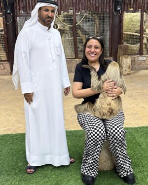Mai Kassab Instagram - يوم من أحلي الأيام شكرا جدا دكتور سيف وأخويا الصديق الغالي سعيد الجناحي علي كل حاجه حلوه وتسهيل أموري في الحصول علي الإقامه الذهبيه في دوله الإمارات الحبيبه ❤️🌹 @sb_belhasa @fame.park @aljanahi
