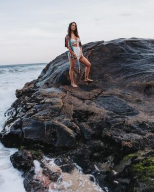 Maiara Walsh Instagram - 🌞🌊✨

📸 @eclipticphoto 
Asst @tylerjnewman