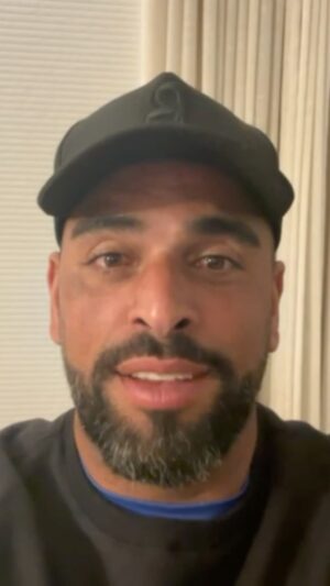 Maicon Souza Instagram - RECADO DO CAPITA! 🗣️🇪🇪 O nosso multicampeão Maicon também está te convocando para lotar o Couto Pereira. Teu apoio é fundamental!

🎫 Corre e não fica de fora: gremio.futebolcard.com (Link nos stories)