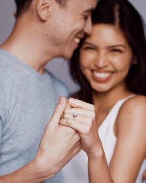 Maine Mendoza Instagram - Finally sharing some photos from a spontaneous pre-wedding shoot that have been kept in the album for a year. 🤭🤍

@juansarte @rjdelacruz @danaevernisse @justinebenitez @mrdavidmilan @ryanpanaligan13 @paolopineda