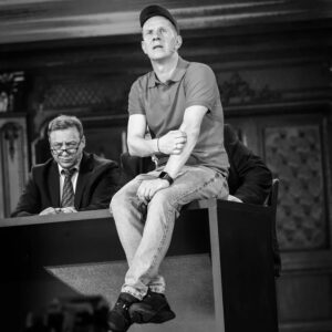 Maksim Kiselyov Instagram - Воскресенье. Вроде выходной у всей страны, но…
Кто сегодня на работе? 
@georgy_dronov_official ✌️😎
@tvrussia