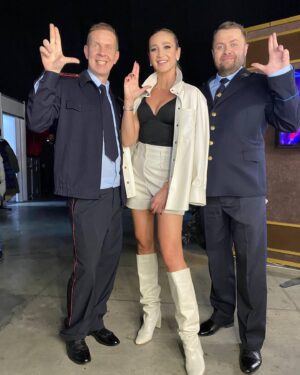Maksim Kiselyov Instagram - Сегодня нашим оперативным отделом ШБС была задержана одна очень известная ведущая/певица/блогер.
Скоро ее дело выйдет на @tvrussia 
#максимкиселев #шоубольшойстраны #шбс #россия #ольгабузова