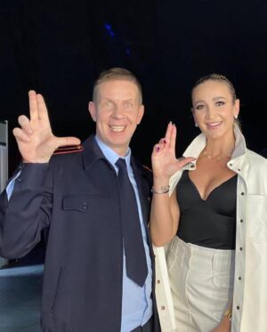 Maksim Kiselyov Instagram - Сегодня нашим оперативным отделом ШБС была задержана одна очень известная ведущая/певица/блогер.
Скоро ее дело выйдет на @tvrussia 
#максимкиселев #шоубольшойстраны #шбс #россия #ольгабузова