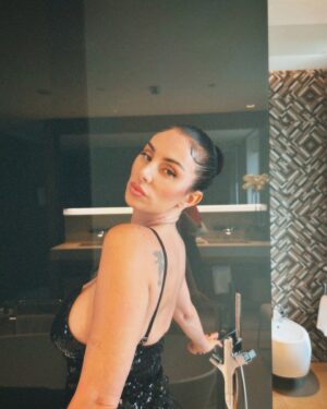 Mala Rodríguez Instagram - Priceless❤️‍🔥 @villadelartegalleries