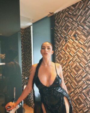 Mala Rodríguez Instagram - Priceless❤️‍🔥 @villadelartegalleries