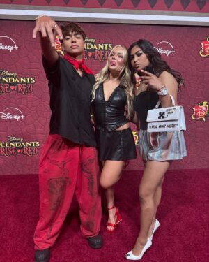 Malachi Barton Instagram - @disneydescendants 🌹