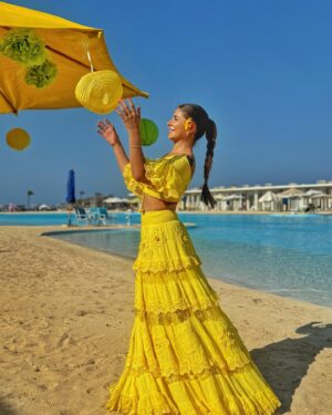 Malak Koura Instagram - Sun kissed 🍋 💛🌻☀️