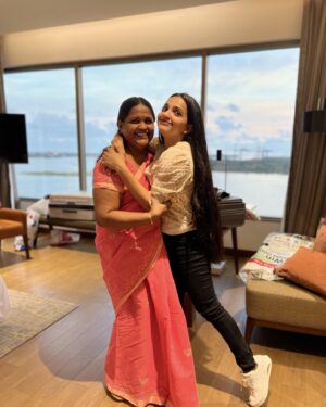 Malavika Krishnadas Instagram - പിറന്നാൾ wishes അമ്മ ❤️