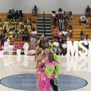 Malaysia Babydoll Foxx Instagram - Think I’m going to tryout for this group! Or should I start my own???? “GET THAT LEG UP!” 🤭