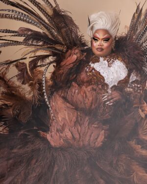 Malaysia Babydoll Foxx Instagram - The end of an ”ERA”… Time to Fly to new heights. 🦅🤎🤍💛👑 

Congratulations @xunamimuse & @sapphiracristal  #misscongeniality  #rupauldragrace  #finale #season16 

Hair @wigsbyhassoon 💇🏽‍♀️
Dress @thattrendyguy  @foxxy_doll 👗
Embellished by @blanco_designs 
Photographer @rovinjdelgado 📸
Lighting and Assistance. @jerrid_allen 💡@rockygoesglam 
Studio @hausofrocky
Nails @_stilettoez 💅🏾