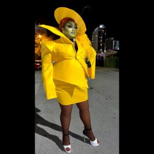 Malaysia Babydoll Foxx Instagram - SMOOOOKIN! 💨💨💨 “The MASK” But make it Fashion! 🤭💛 

Look by ✂️ @her_sun92 

Makeup by 💄 @foxxy_doll 

Photo taken by📸  @_miataaa 

#themask #happyhalloween #halloween  #halloweencostume #halloween2023 #malaysiababydollfoxx #rupaulsdragrace #dragqueen #mask #jimcarey #fashion #miami #foxxydoll