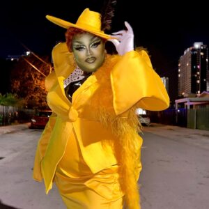 Malaysia Babydoll Foxx Instagram - SMOOOOKIN! 💨💨💨 “The MASK” But make it Fashion! 🤭💛 

Look by ✂️ @her_sun92 

Makeup by 💄 @foxxy_doll 

Photo taken by📸  @_miataaa 

#themask #happyhalloween #halloween  #halloweencostume #halloween2023 #malaysiababydollfoxx #rupaulsdragrace #dragqueen #mask #jimcarey #fashion #miami #foxxydoll