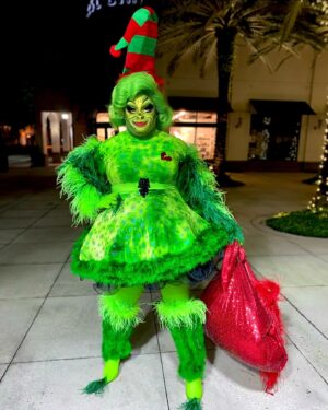Malaysia Babydoll Foxx Instagram - Merry Grinchmas! 😎 throwback! Hope you all didn’t get anything you wanted. I’m miserable and hope you’re the same! 🤷🏽‍♀️🤭 jk Happy Holidays! 😘 

#grinch #christmas #dragqueen #drag #miami #rupaulsdragrace #season15 #foxxydoll #malaysiababydollfoxx