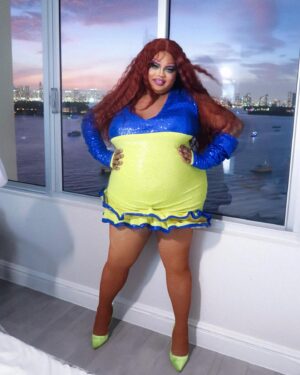 Malaysia Babydoll Foxx Instagram - Finally got to recreate a Doll look with my beautiful daughter @sugarsworld My scene Miami Edition! 🌴☀️💚 check out the video on YouTube it’s such a treat (Sugar Gets Glam w/ Malaysia Babydoll Foxx in Miami! (my scene drag transformation)

Dress by @thattrendyguy 
Photo by my daughter @callmespice 
H&M @foxxy_doll 🦊
 
#miami #dolls #myscene #myscenedoll #dragqueen
