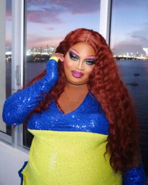 Malaysia Babydoll Foxx Instagram - Finally got to recreate a Doll look with my beautiful daughter @sugarsworld My scene Miami Edition! 🌴☀️💚 check out the video on YouTube it’s such a treat (Sugar Gets Glam w/ Malaysia Babydoll Foxx in Miami! (my scene drag transformation)

Dress by @thattrendyguy 
Photo by my daughter @callmespice 
H&M @foxxy_doll 🦊
 
#miami #dolls #myscene #myscenedoll #dragqueen